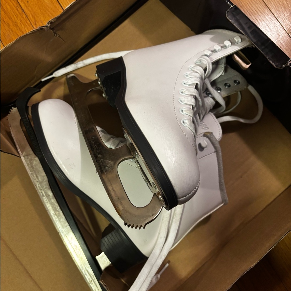 Jackson by Cameo White Ice Skates